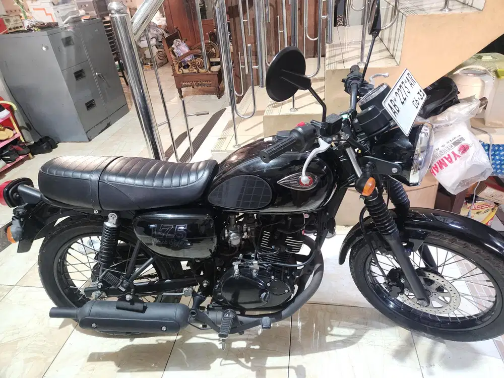 W 175 hitam black style 2021awal low km 3ribuan Gbm
