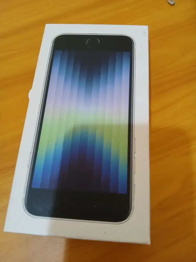 Iphone SE 3 (2022) ibox white