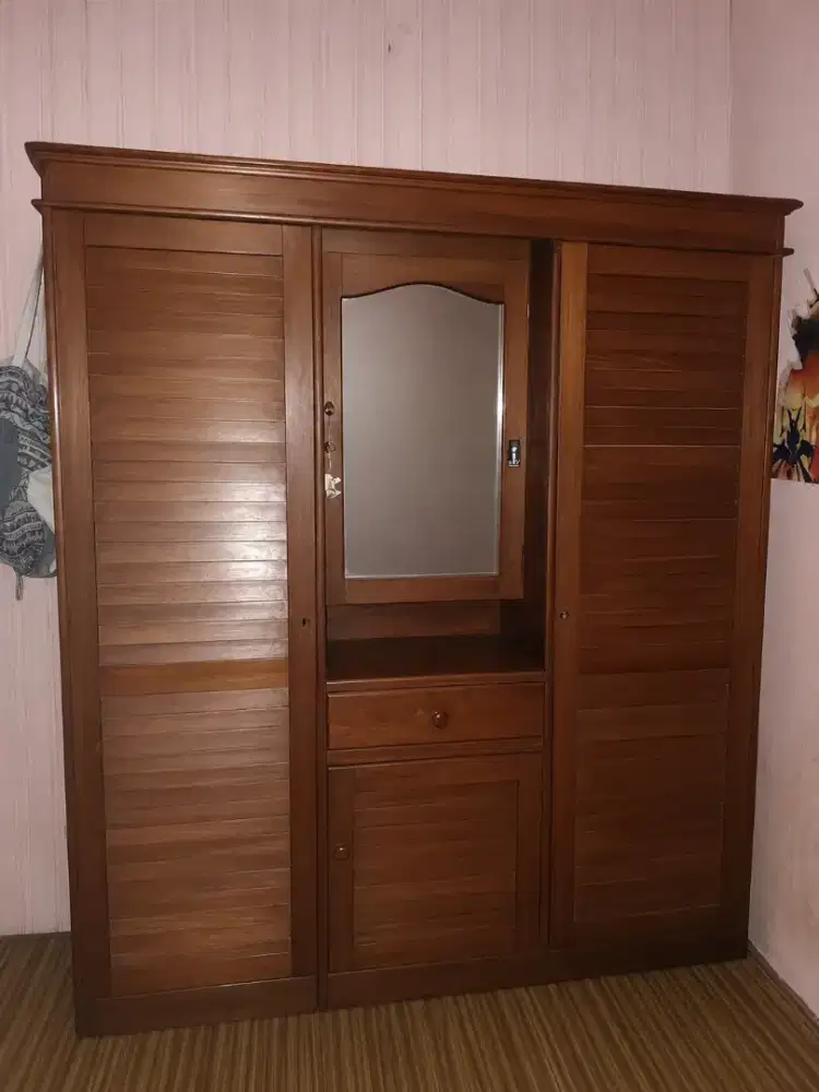 Lemari Kayu+ cermin