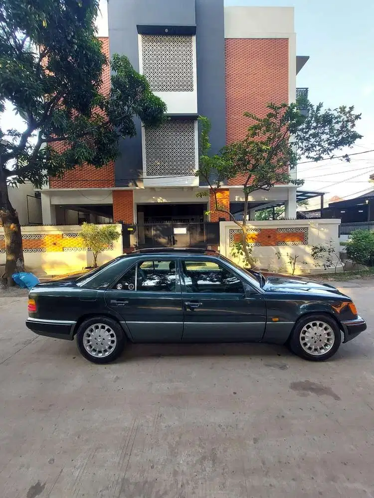 Mercedes-Benz E300 1991 Bensin