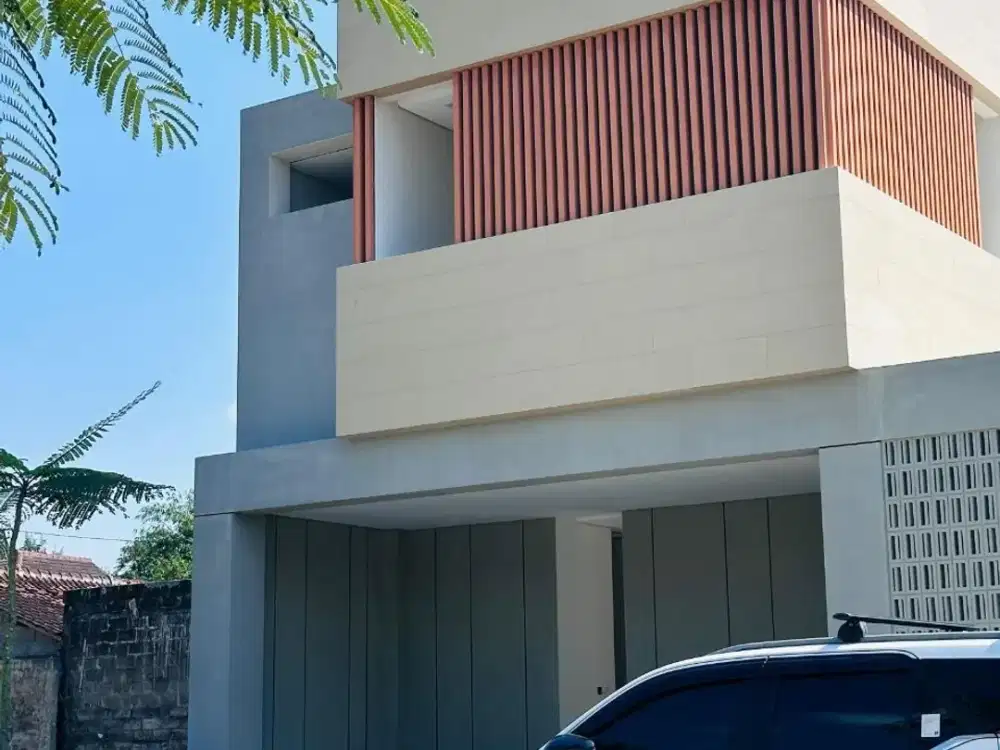 Rumah Modern Tropis Dalam Cluster di Maguwoharjo Depok Sleman Yog