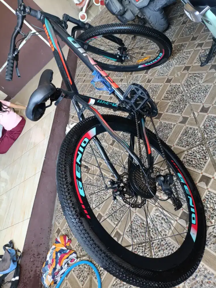 Sepeda Gunung 27,5 GENIO M-3411 by UNITED SHIMANO 24 SPEED