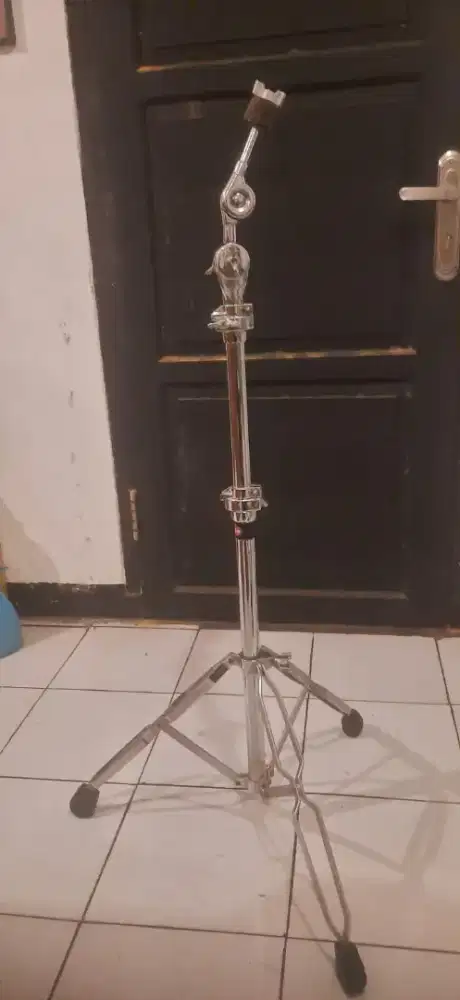 Dijual stand cymbal merk Gibraltar seri 6609 heavy boom.
