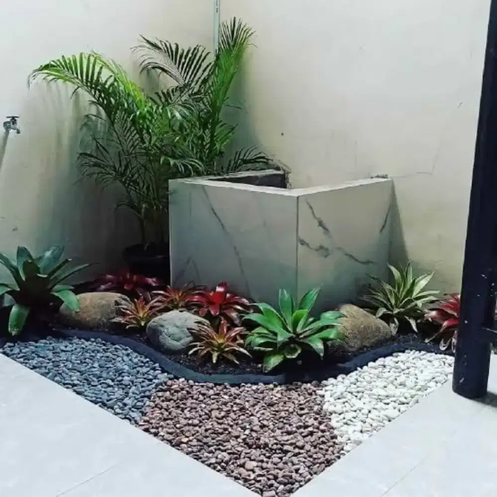 Pembuatan taman kering minimalis