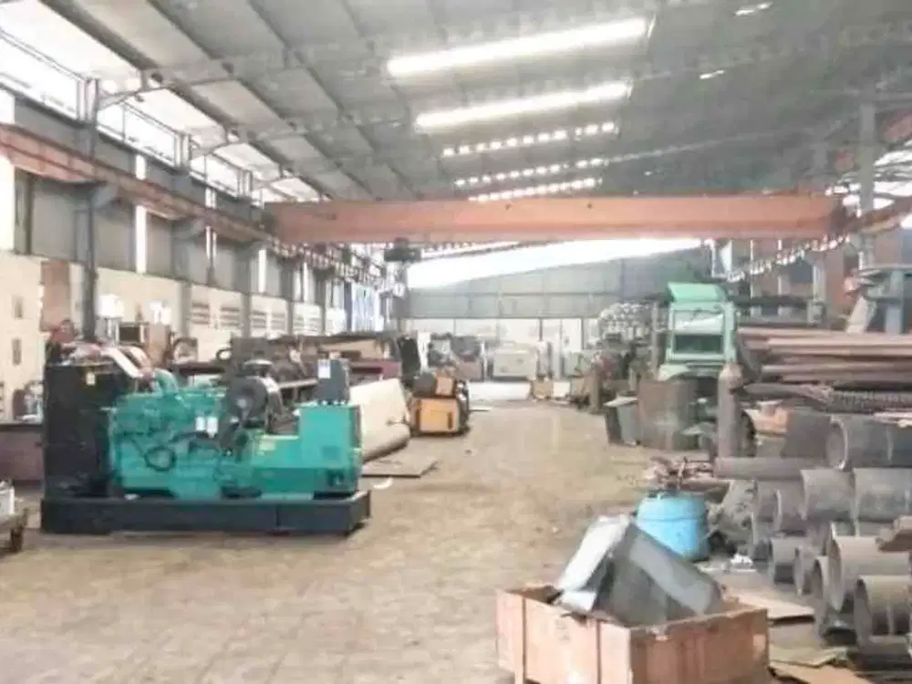 Di JUAL / SEWA gudang pabrik luas 6000 m2 ada 3 hoist crane kekuatan lantai 40 ton dalam kawasan industri Lippo Cikarang
