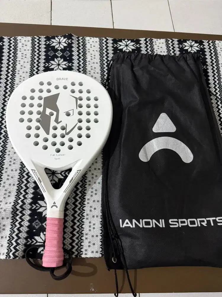 Dijual murah raket padel like new