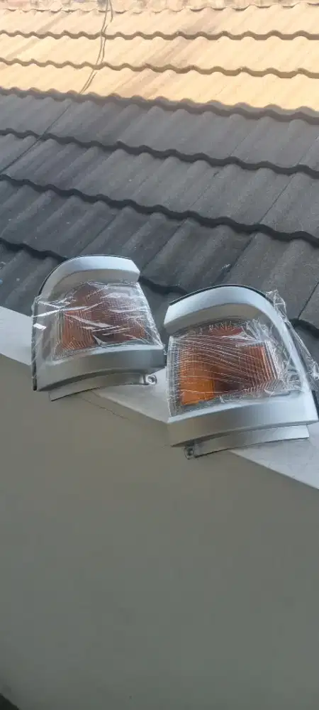 Lampu sein carry t120ss