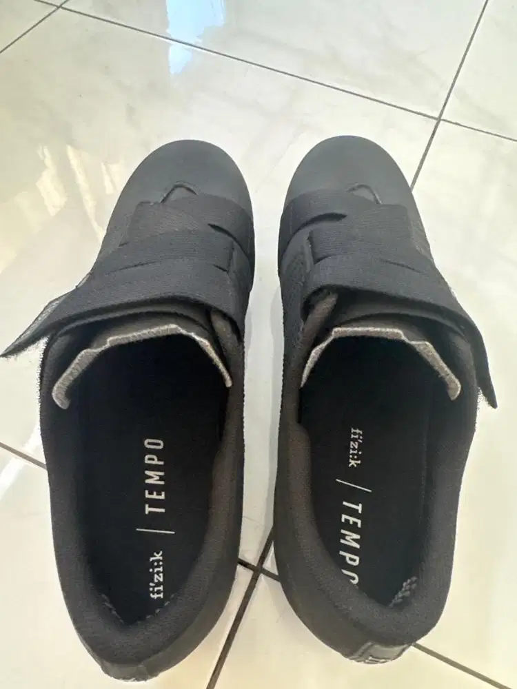 Dijual sepatu sepeda uk: 42  fizik tempo powerstrap r5 shoes