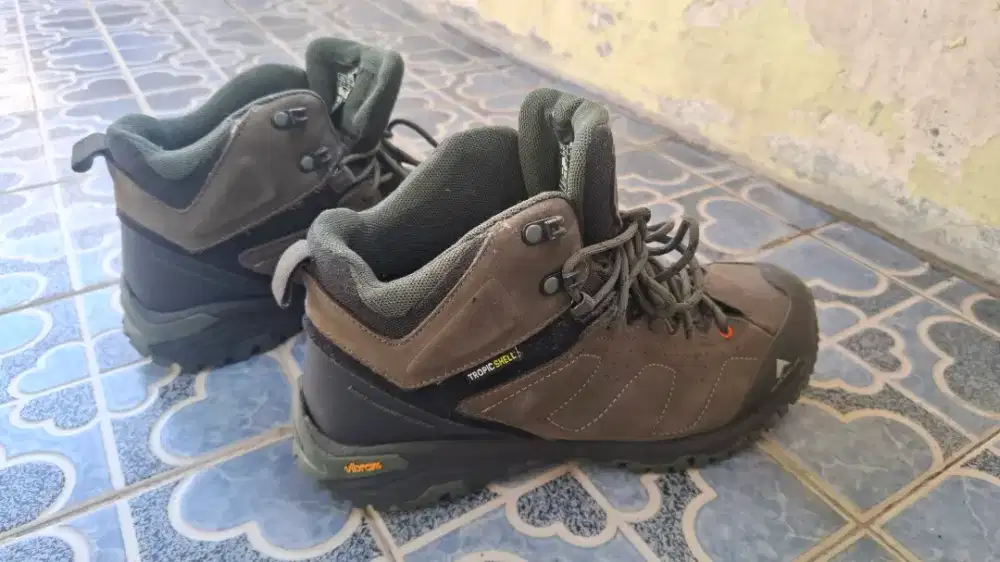 Sepatu Outdoor Eiger Ori
