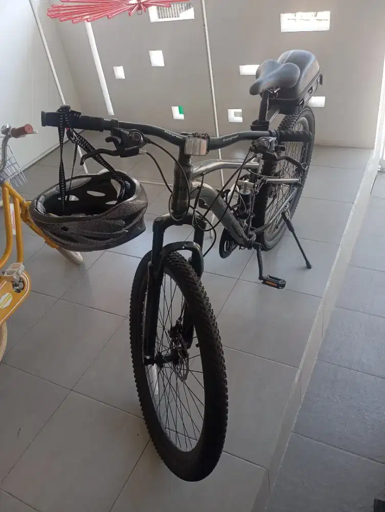 Sepeda MTB 27,5 like new bonus tas + helm