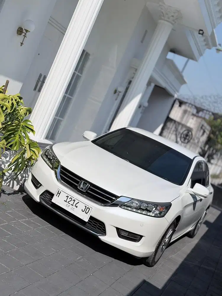 (BISA TT) Honda Accord CR2 Vtil 2013 Putih Record
