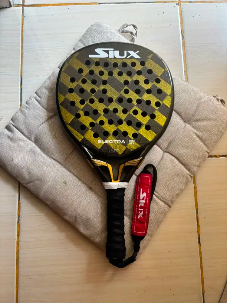 PADEL SIUX ELECTRA ST4 PRO