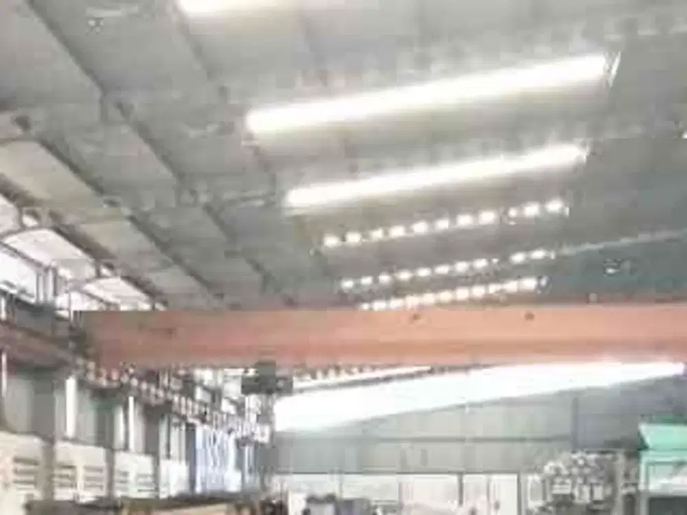 Di JUAL / SEWA gudang pabrik luas 6000 m2 ada 3 hoist crane kekuatan lantai 40 ton dalam kawasan industri Lippo Cikarang