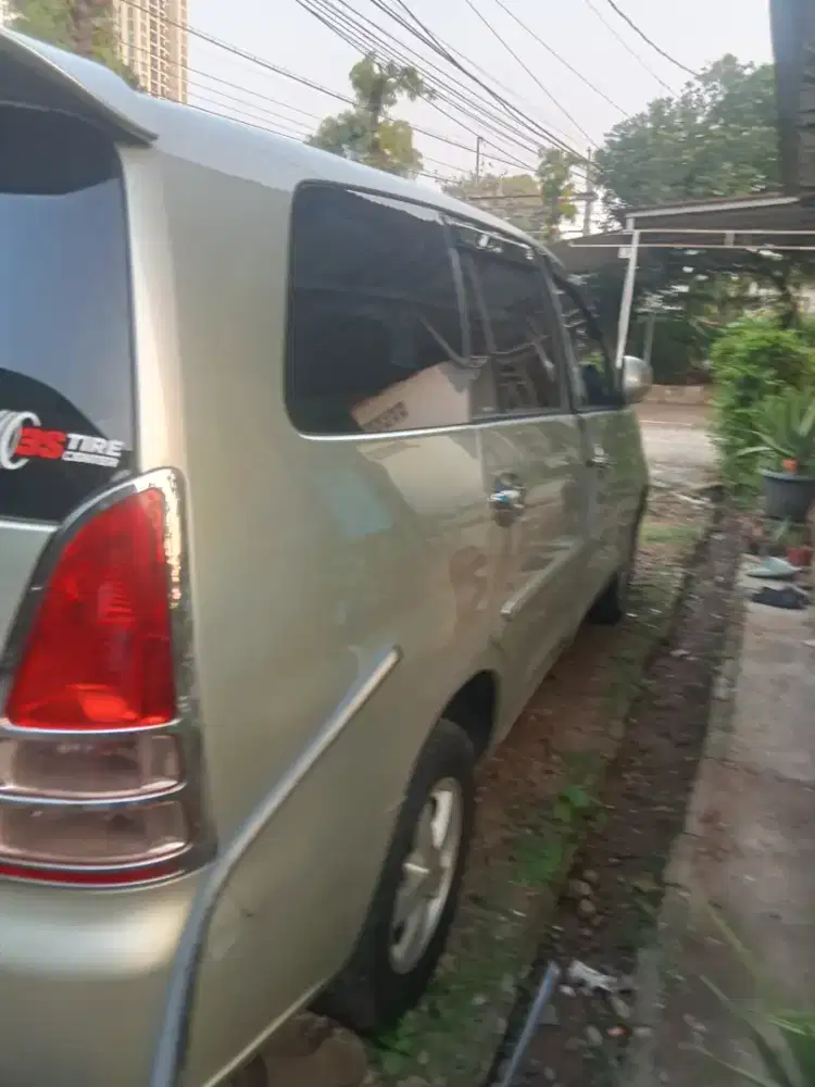 Di jual mobil kijang Inova