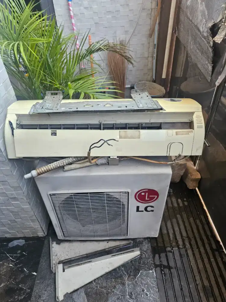 2 unit ac rusak daikin dan LG