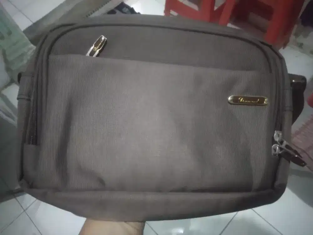 Tas selempang pria classic diamond 1