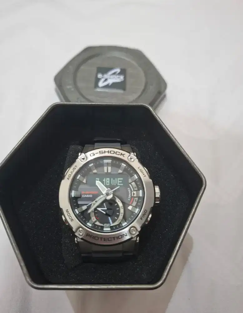 GSHOCK GST B200