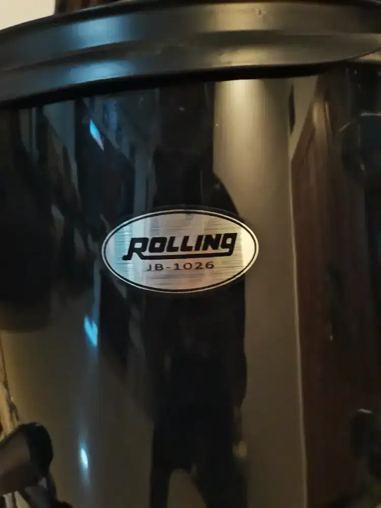 Dijual drum set Rolling JB-1026 warna hitam.