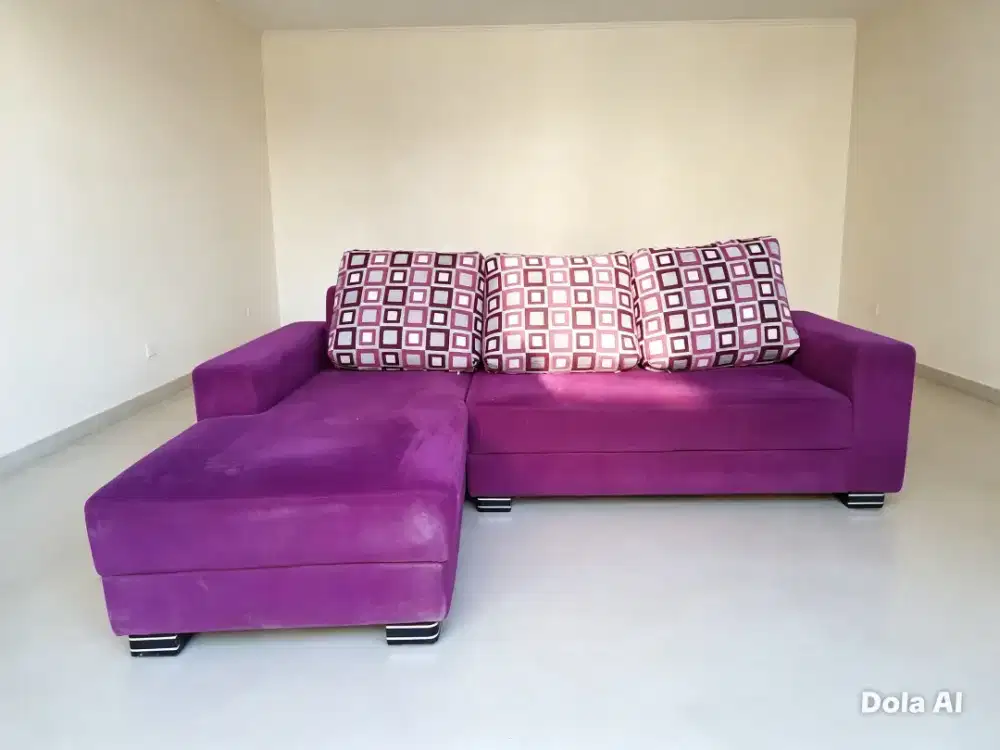 Sofa bentuk L merk Cosmopillo