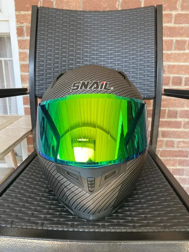 HELM SNAIL FULL FACE MODEL CARBON