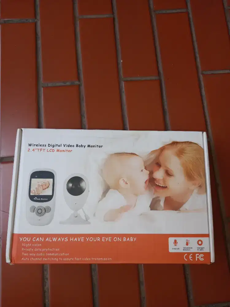 Wireless video baby monitor