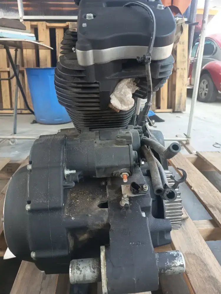 Mesin Sportster 883 injeksi