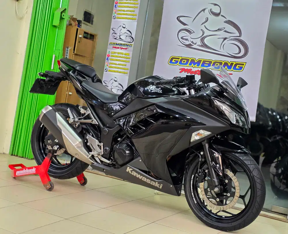 NINJA 250 2013 KM 900 perak
