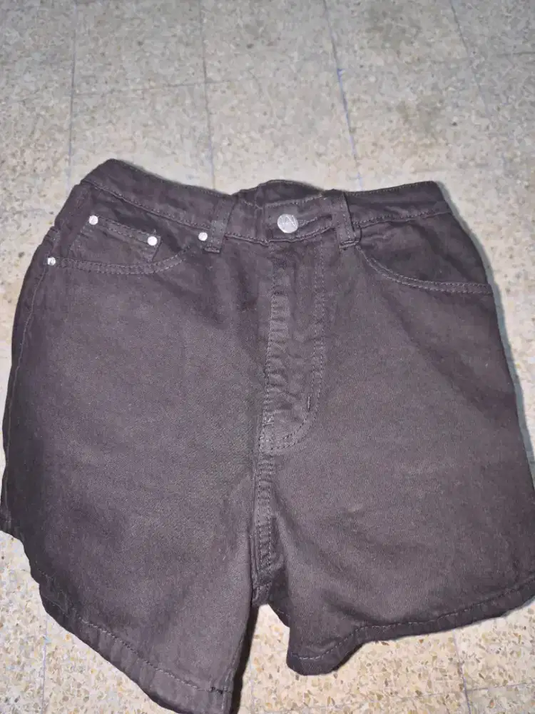 Celana Pendek Jeans