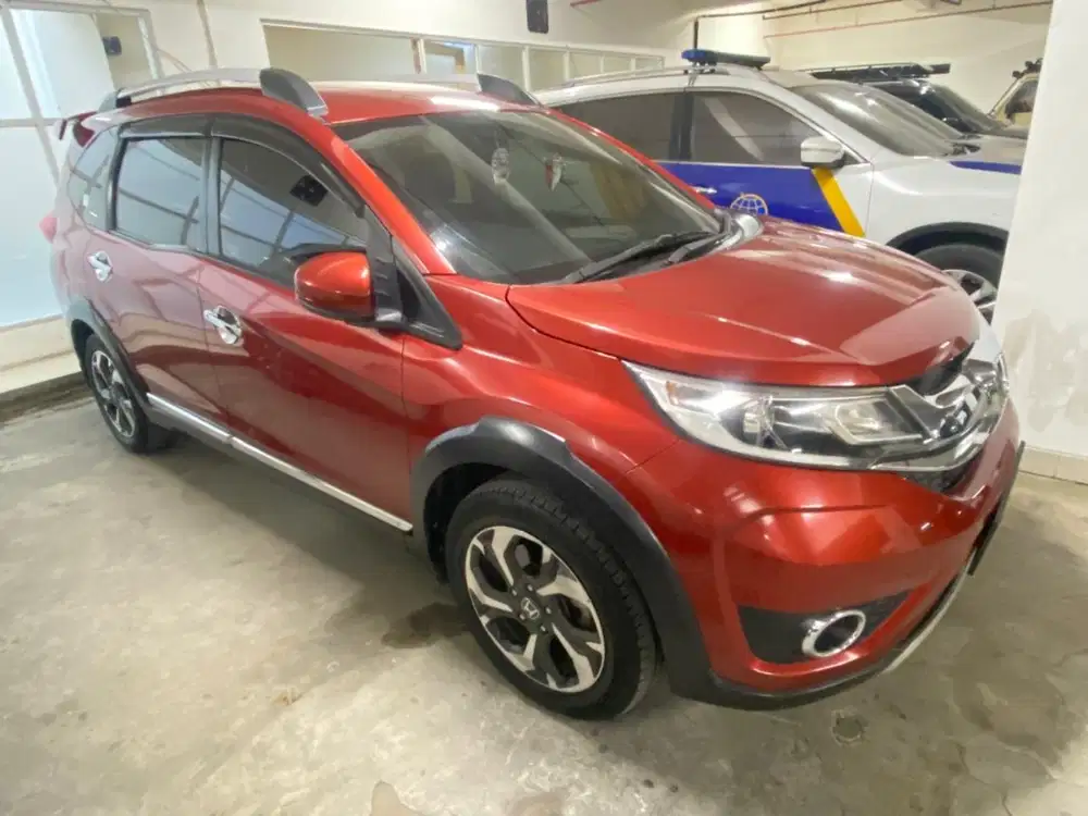 Jual cepat tanpa perantara mobil pemakaian pribadi