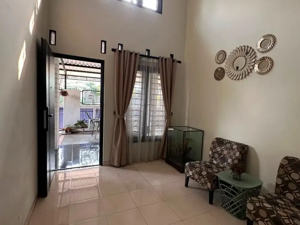 Sewa Rumah Kencana Loka BSD, Tangerang Selatan