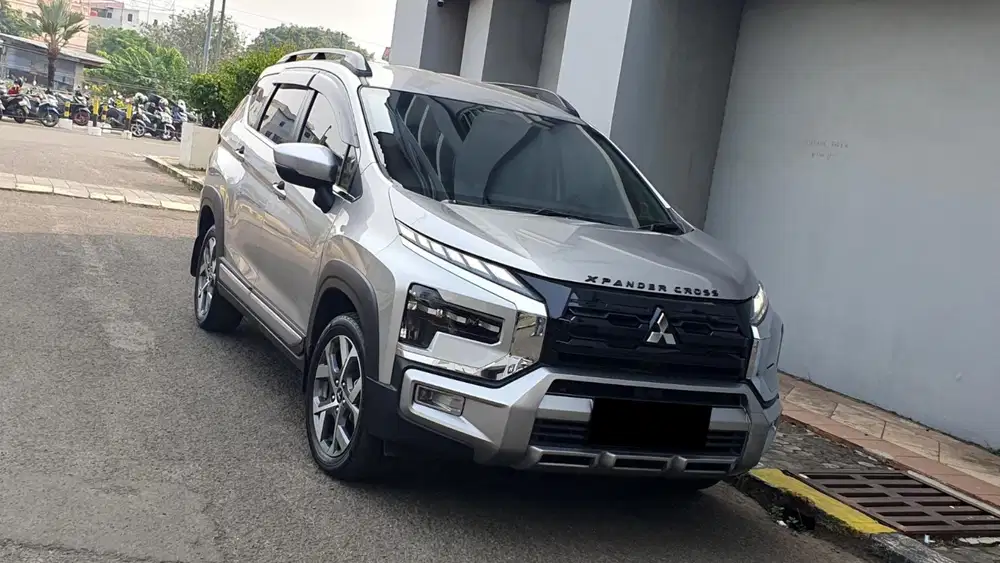 Km 17rb mitsubishi xpander cross premium 2024 silver matic