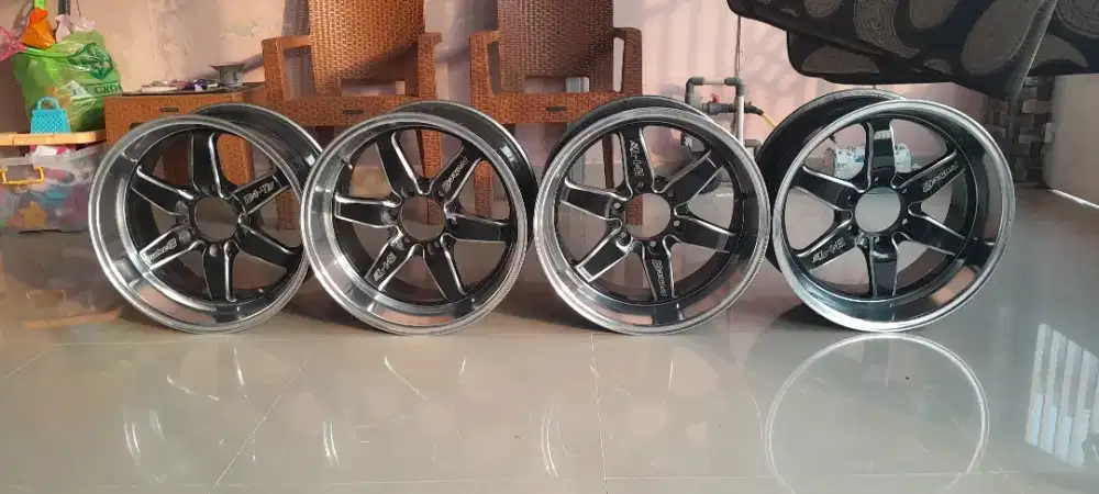 Velg samblong R18 , lobang baut 6