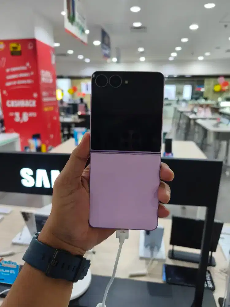 SAMSUNG Z FLIP 8 CICILAN BUNGA 0%