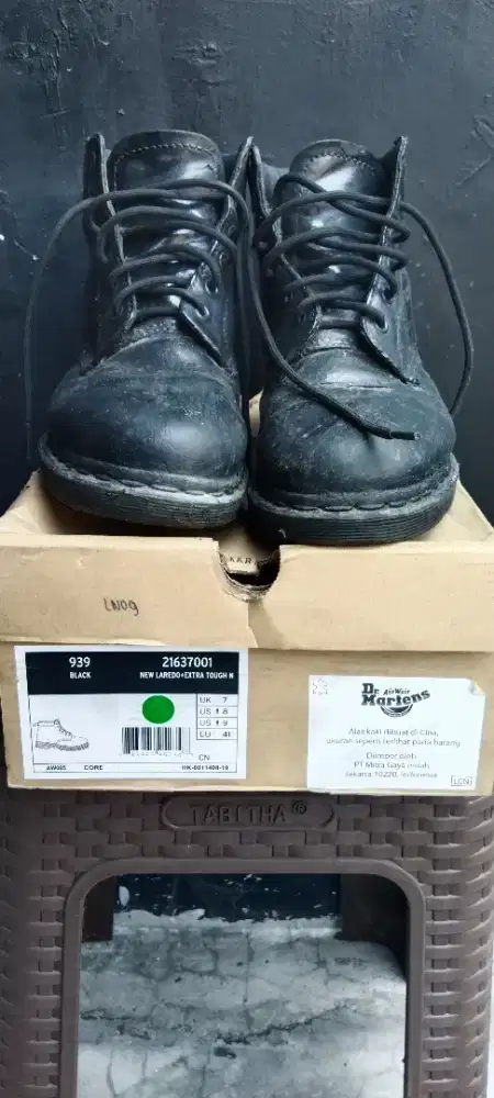 Sepatu Dr. Martens