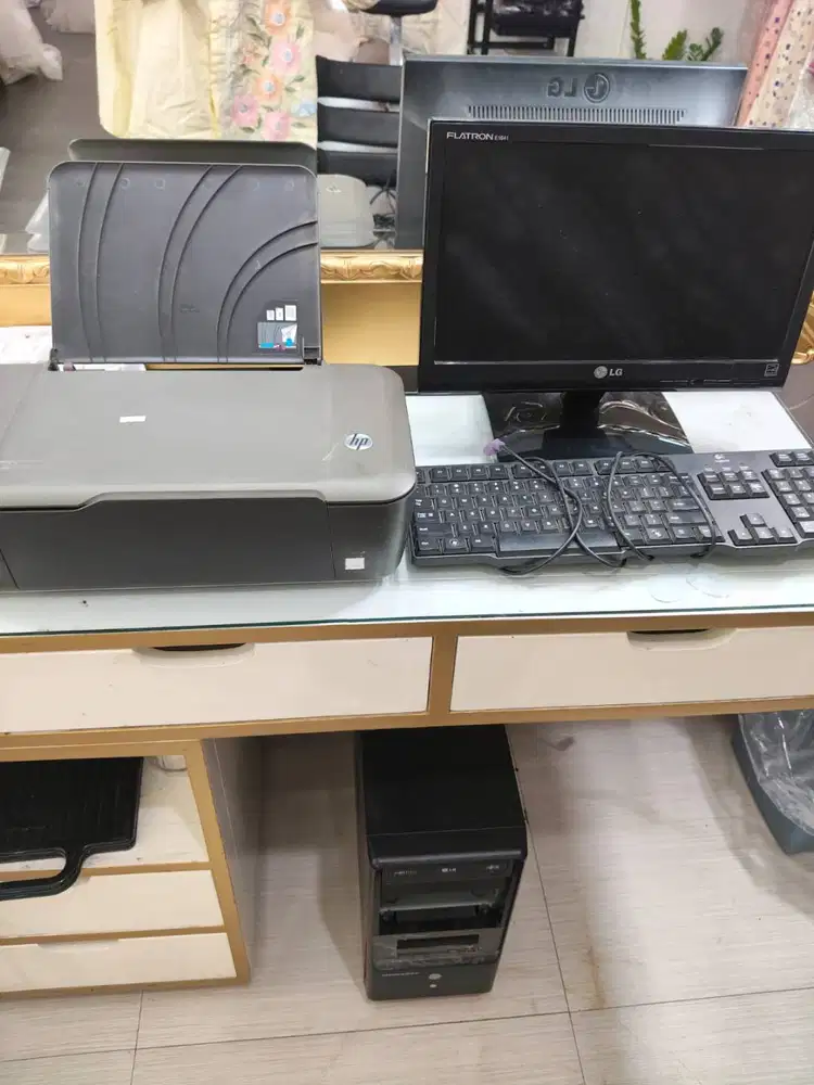 Jual Monitor/Laptop LG Flatron E1641 + Printer HP Deskjet 1000 Mulus &
