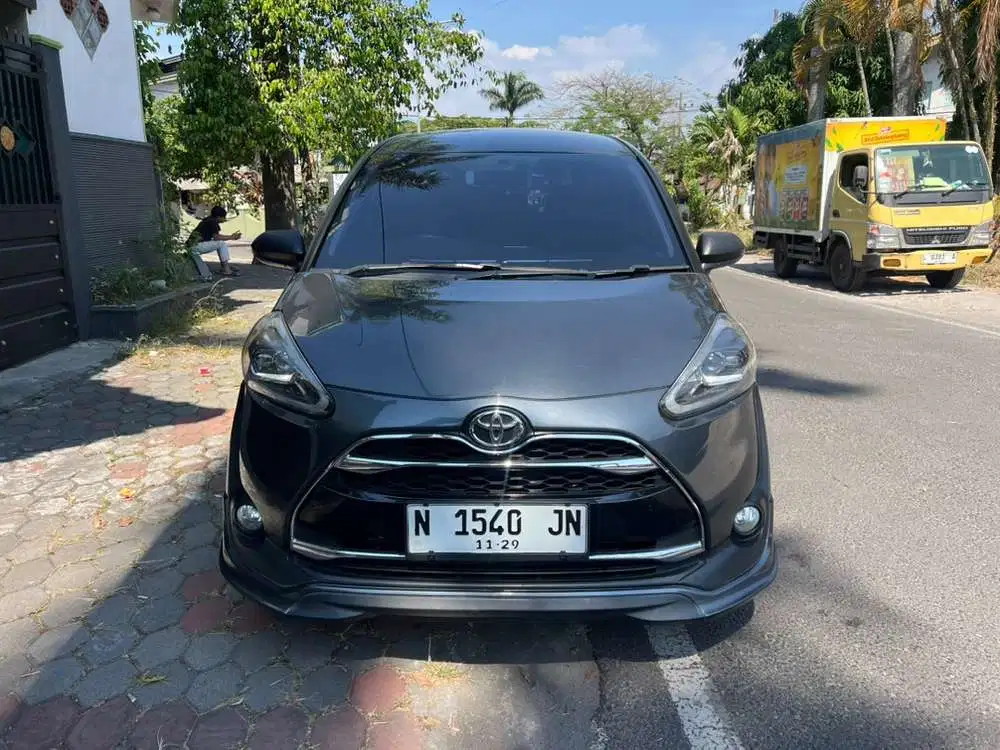 Toyota Sienta Q 2016 AT