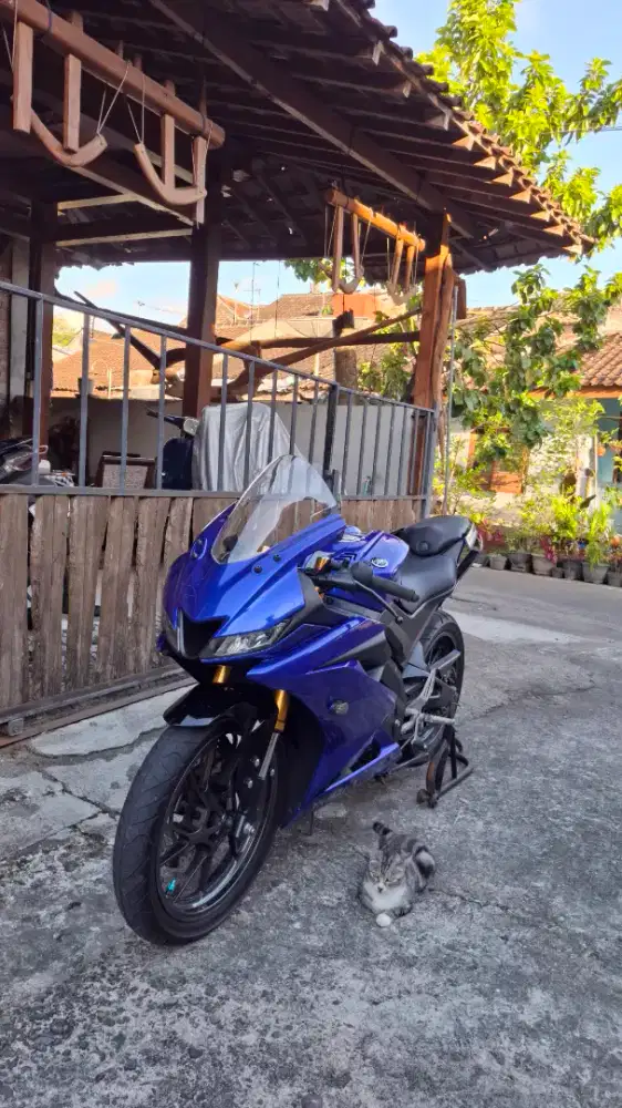 yamaha r15 v3 biru