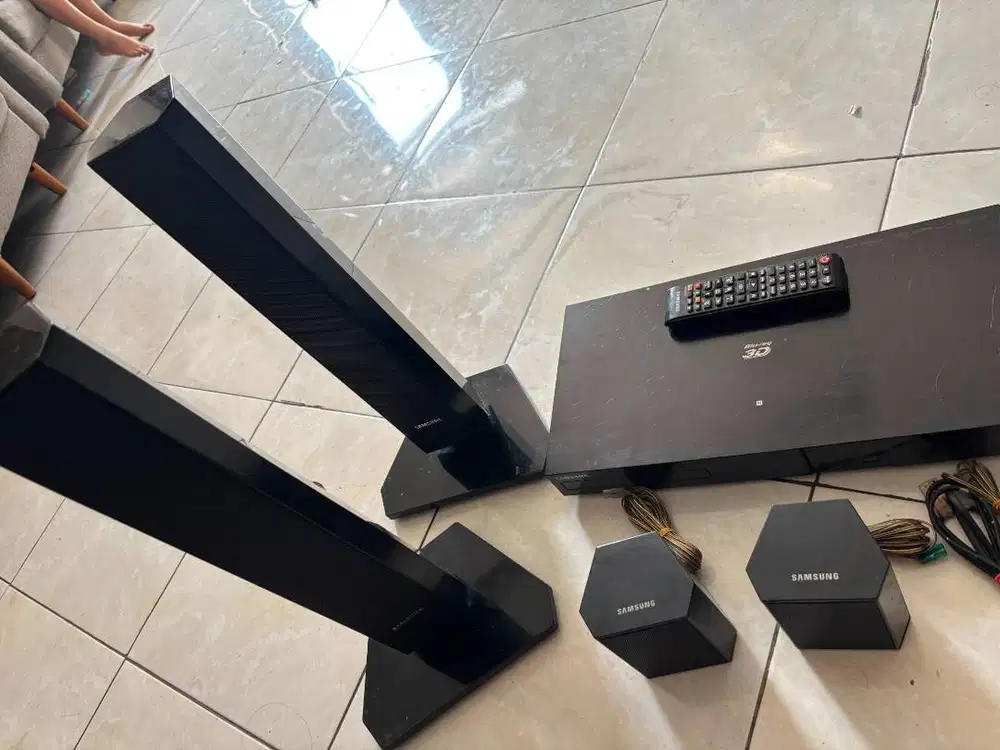 Samsung HT-H5530K home cinema system 5.1 channels 1000 W 3D Blu-Ray