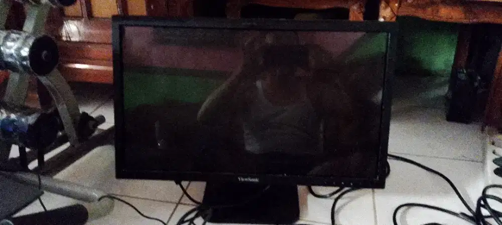 Led monitor 22 Wide screen HD dispenser pakai