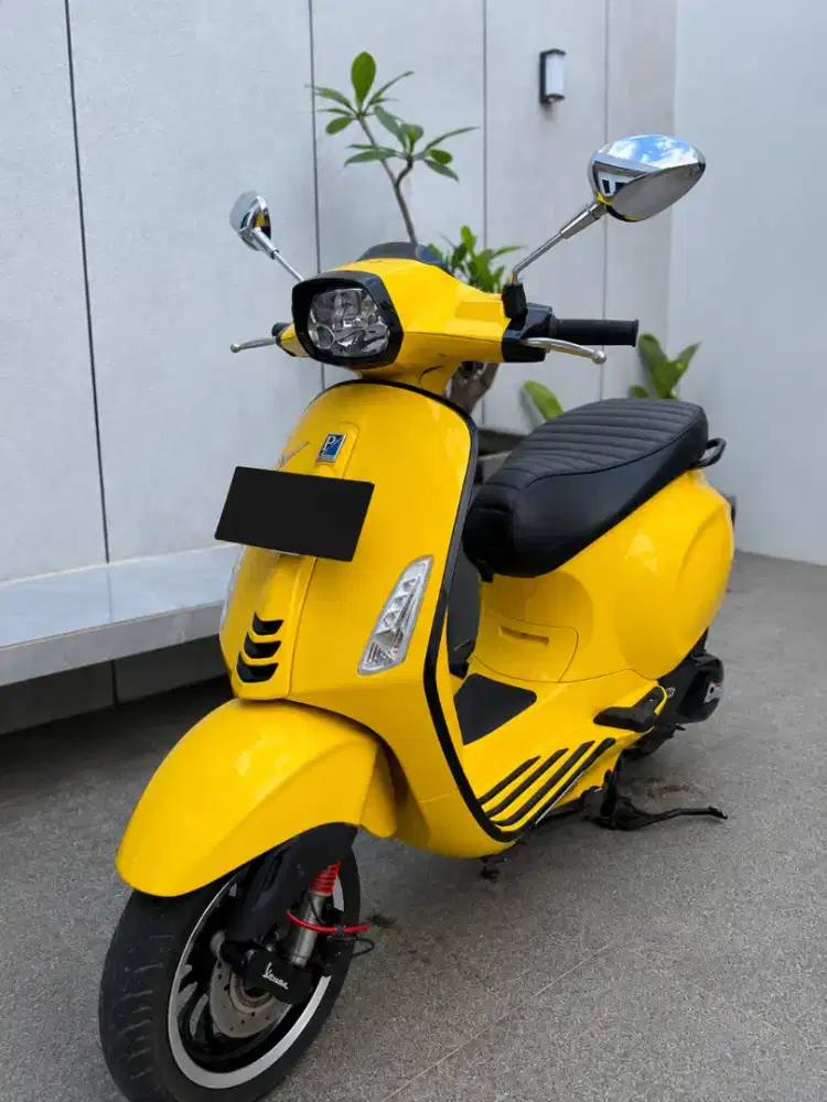 Vespa Sprint Iget ABS Warna Kuning Tahun 2019