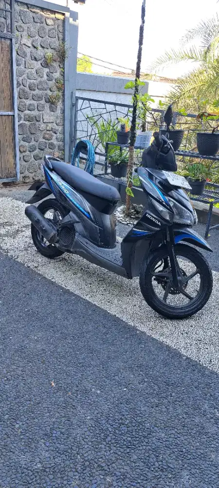 Dijual  Honda vario 2012