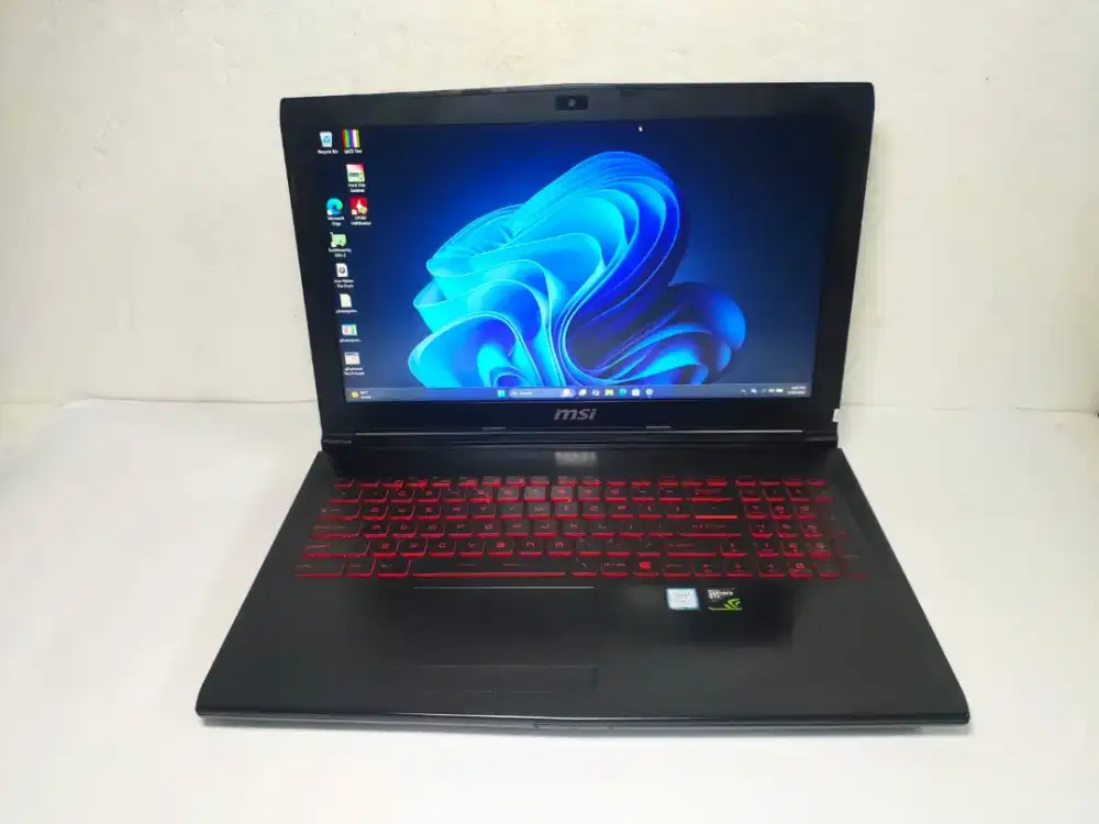 B981 Laptop MSI GL62M 7RDX core i7-gen7 Ram 16GB Ssd 256GB plus hdd1TB