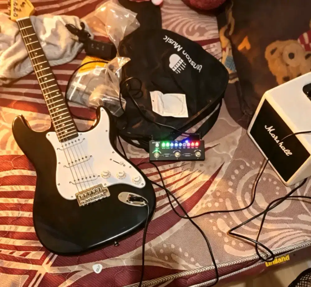 Dijual gitar elektrik merk benston