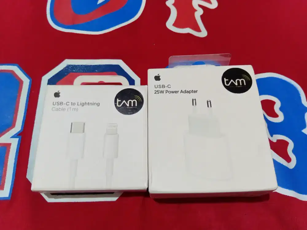Adaptor Tam iphone 25watt Tipe C+Kabel Data Tipe C To Lighting(New)