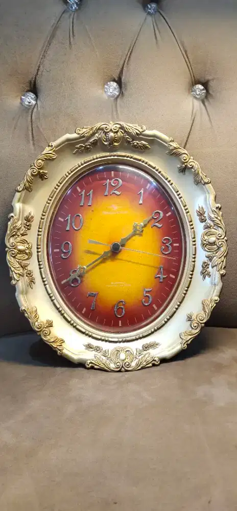 Jam Dinding Vintage SILICON Clock