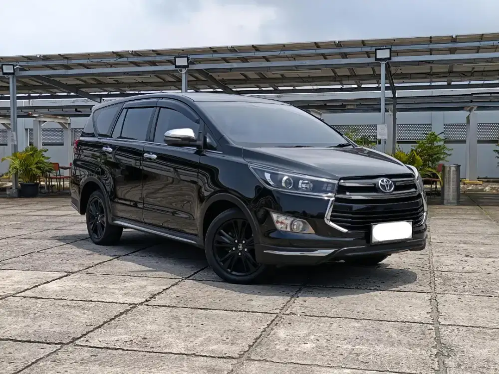 Innova Venturer 2.4 AT 2019