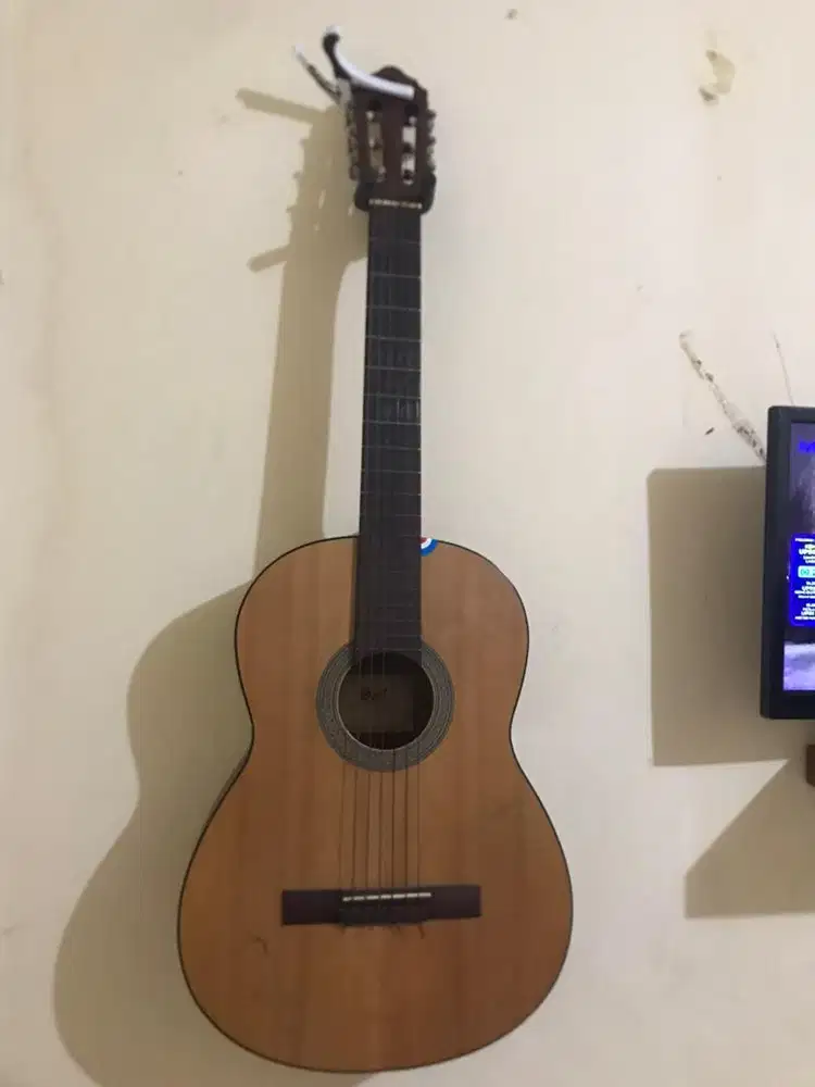 Dijual Gitar Cort second like new