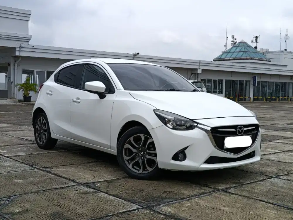 Mazda 2 R Skyactiv 1.5 AT 2014