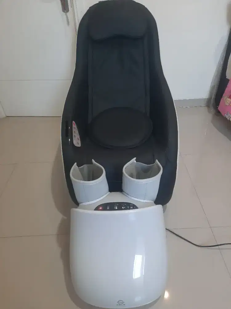 Kursi pijat dan pijat kaki elektrik