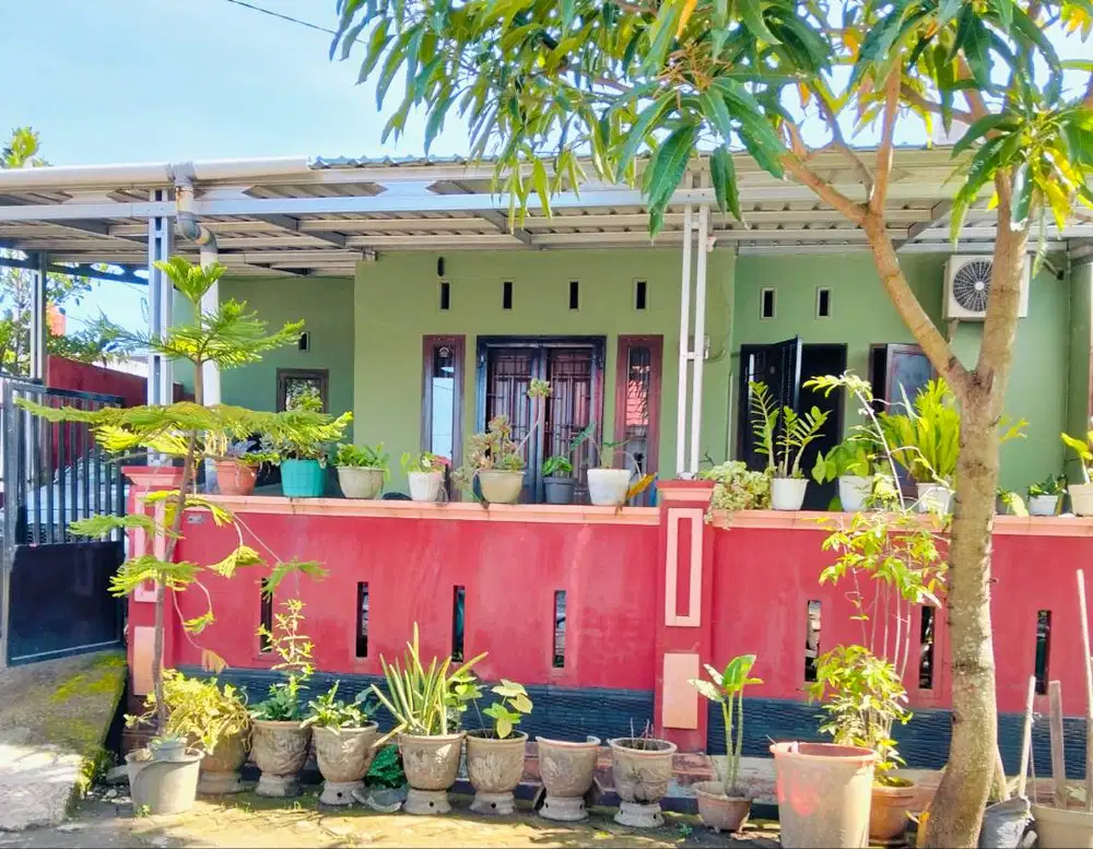 RUMAH DEKAT POLTEK